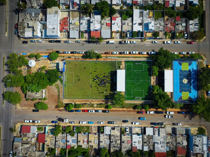 Cecilia Patrón entrega parque remodelado en Caucel