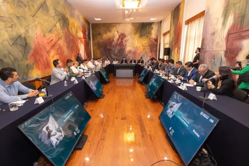 CFE pondrá mil 284 millones para reforzar la red eléctrica de Querétaro