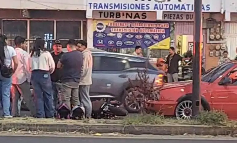 Accidente en Ixmiquilpan deja 2 motociclistas lesionados