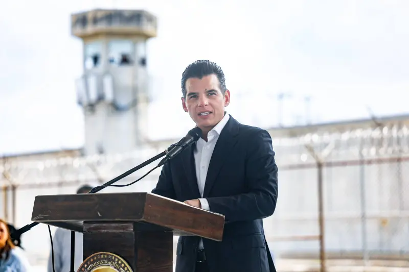 Miguel Flores advierte que no habrá tolerancia al maltrato animal en Nuevo León