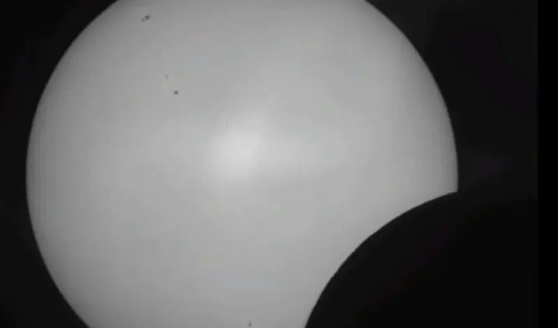 El eclipse total ya recorre España: así está siendo el gran espectáculo astronómico del 12 de agosto