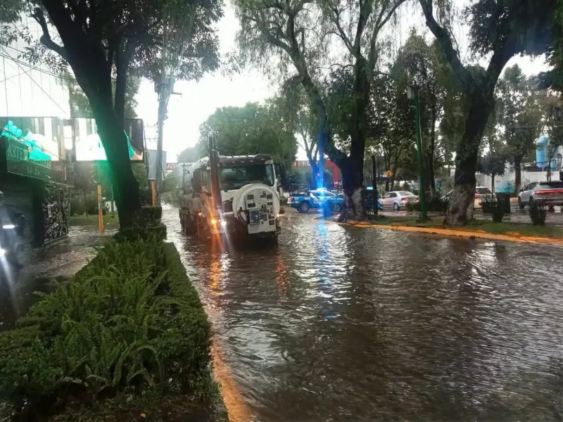 Azotan lluvias y granizo Tlalnepantla y Atizapán; reportan afectaciones