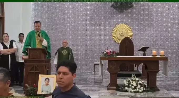 Enfrentamiento armado paraliza misa en Los Mochis