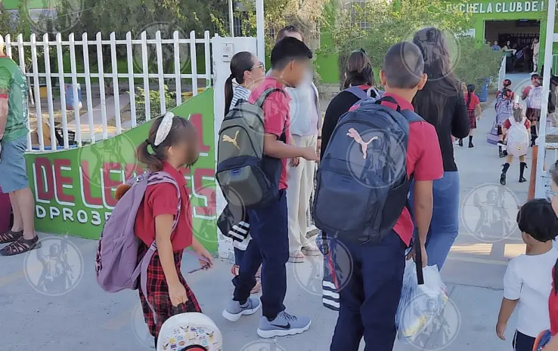 Advierten por exceso de carga en mochilas