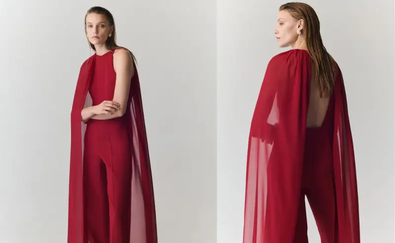 Aberturas y capa: el mono en tendencia que tiene todas las claves de la temporada