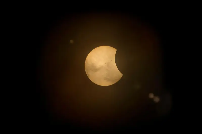 Invitan a familias a observar eclipse lunar en el Centro Ecológico de Sonora