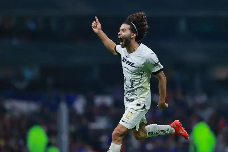 “Tengo algo pendiente acá”: Chino Huerta arriba a CDMX para fichar con Pumas