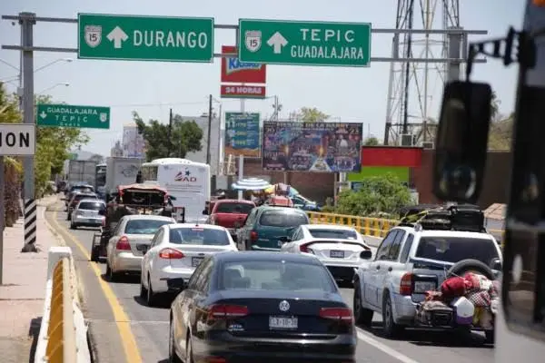 Hombres armados dejan hielera con el cuerpo desmembrado de una persona en Villa Unión