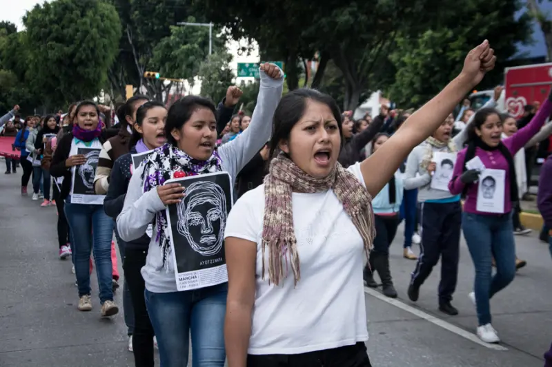 Dejan normal de Puebla 43 alumnas por novatadas