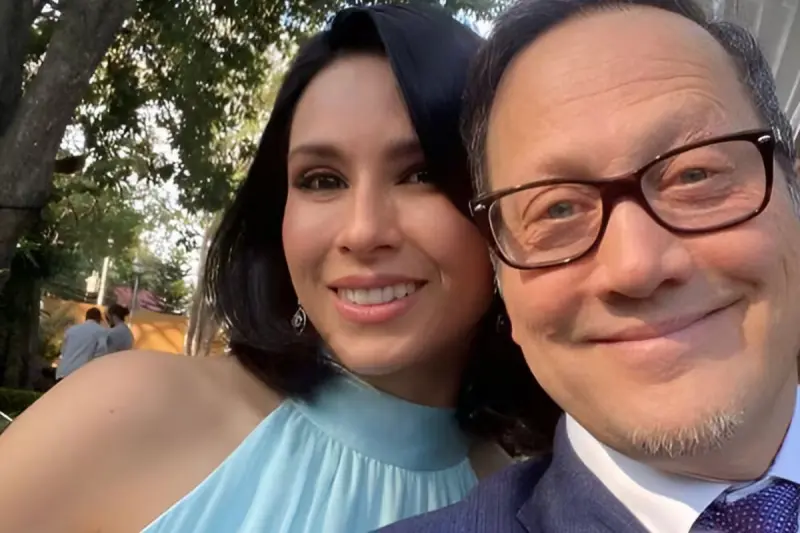 Por esta razón la esposa mexicana de Rob Schneider le pidió el divorcio