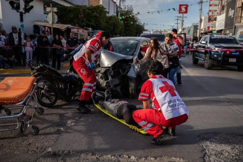 El verdadero costo de chocar en carreteras de México incluye años de sueldos perdidos y tratamientos médicos de por vida, según estudio