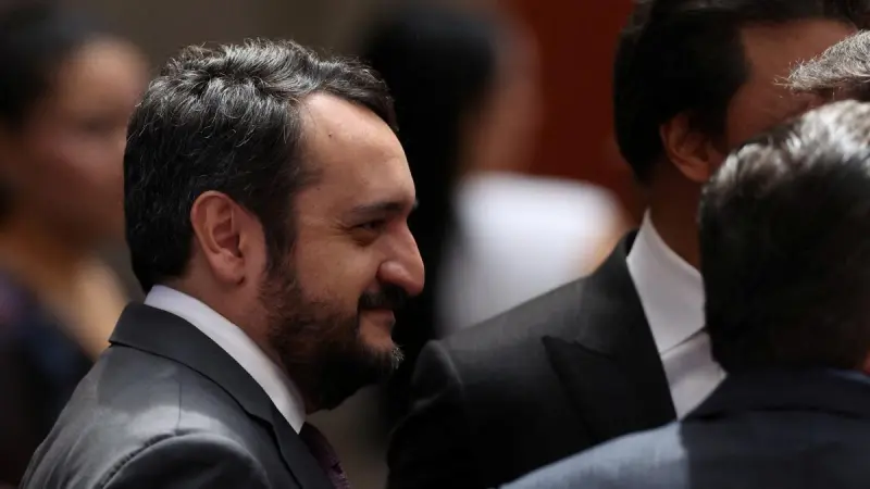 Retiro de visa a hijo de AMLO desata choque oposición vs Morena; Sheinbaum y Clara Brugada dan su respaldo