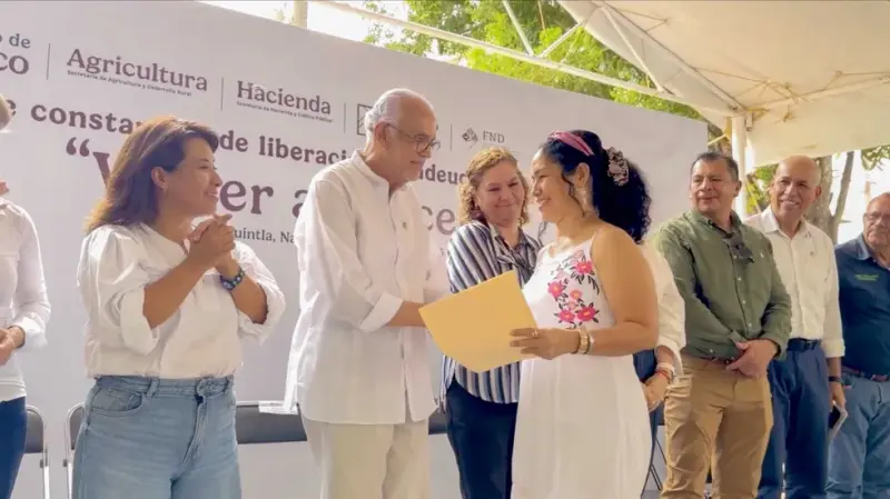 Nayarit libera de deudas a 3,763 productores del campo