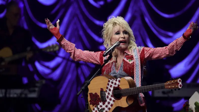 Trump decreta una semana de luto nacional por la muerte de Dolly Parton