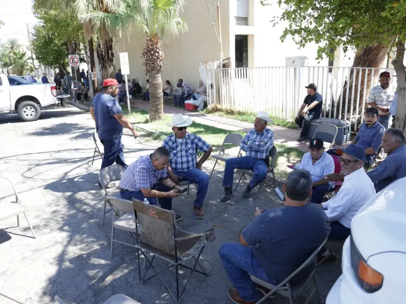 Toman agricultores instalaciones de SADER en Mexicali; exigen apoyos para salir de crisis