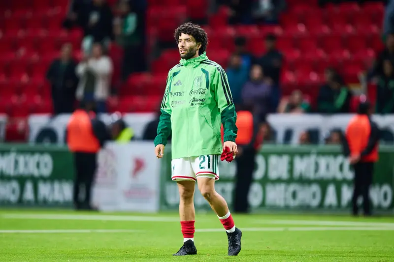Prensa belga destroza al Chino Huerta tras su paso por el Anderlecht