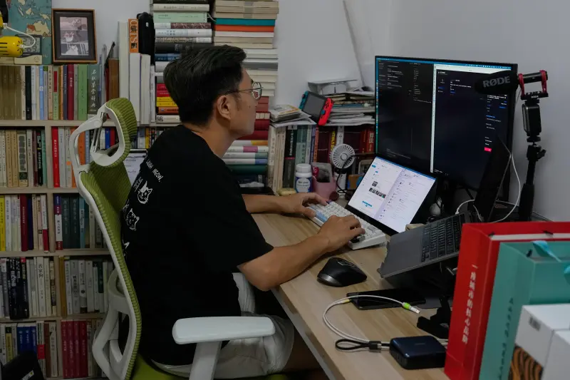 Hay temor en los trabajadores de China de perder sus empleos mientras se adaptan al impacto de la IA