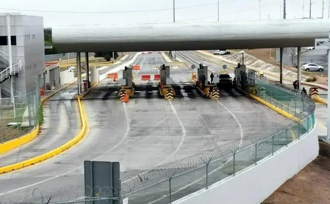 Ofrecen en la frontera con EU transporte escolar para hijos de padres mexicanos que temen perder su visa de turista