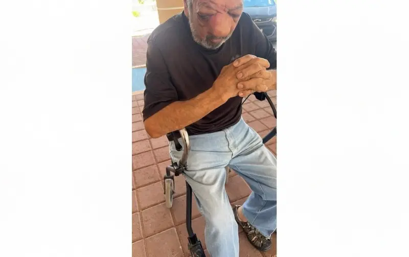Enfrenta Ernesto falta de camillas en el IMSS