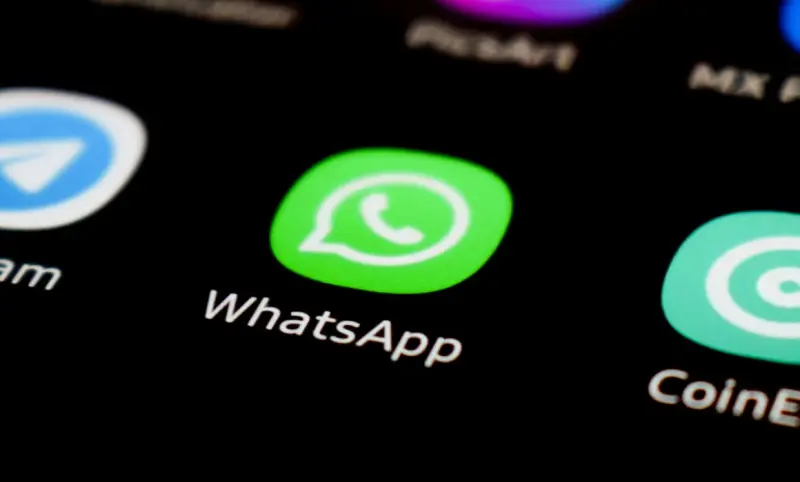 Prepara WhatsApp una función de IA para ampliar fotos
