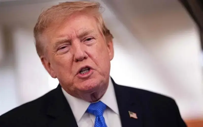 No hay diálogo con Irán, Ormuz está abierto.- Trump
