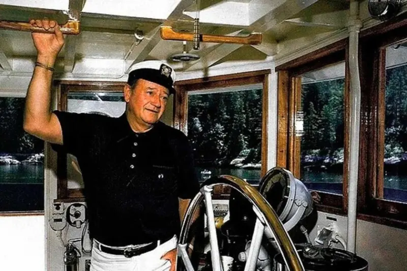 John Wayne llegó en 1963 a España a bordo de su yate para rodar una película y se pasó el verano disfrutando de nuestras costas