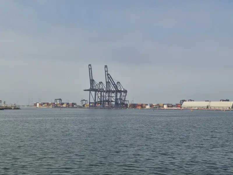 Puerto de Ensenada proyecta nuevas obras mientras empresarios piden atender impacto en la ciudad