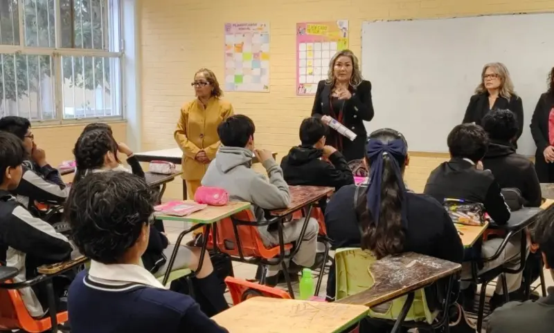 Garantizan lugar a estudiantes de educación básica