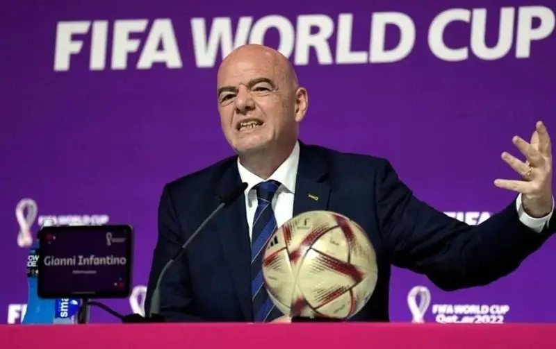 La UEFA prepara denuncia penal contra Infantino