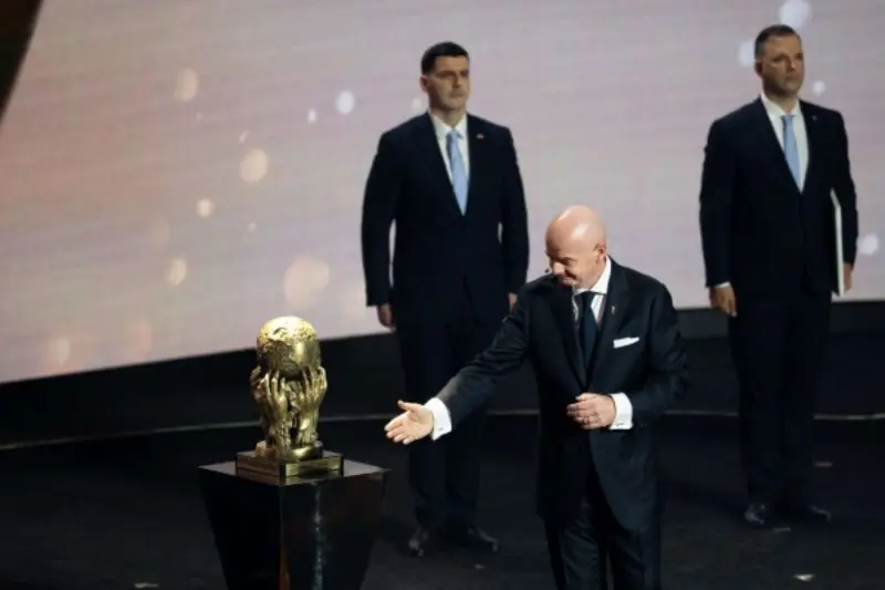 Infantino se juega el poder en la FIFA en una batalla por la final del Mundial 2030 para Marruecos