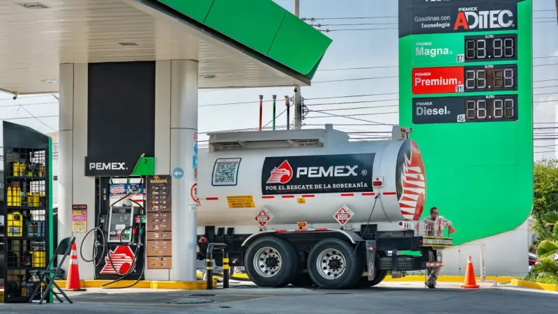 Hacienda sube el subsidio al diésel hasta 76%, mientras reduce los de Magna y Premium