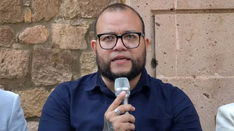 Hacer cine está muy romantizado; también es un negocio: Gerardo Chávez
