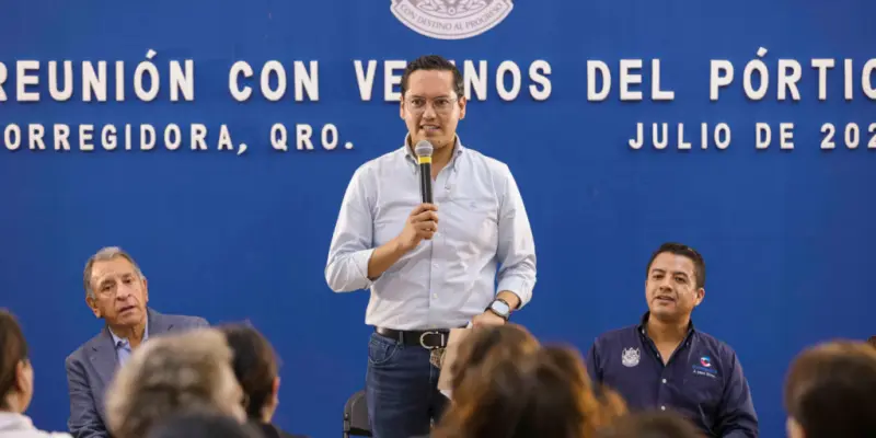 Chepe Guerrero escucha y atiende peticiones de vecinos de El Pórtico y colonias aledañas
