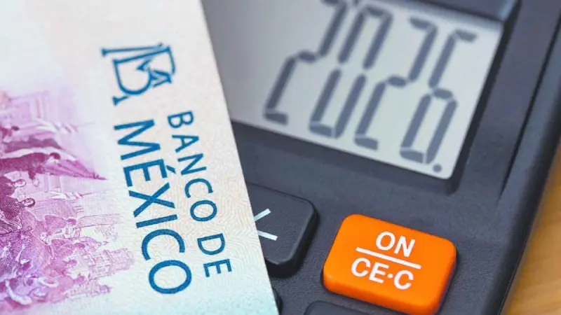 Ante persistencia en los servicios lleva al Banxico a retrasar llegada de la inflación al 3%