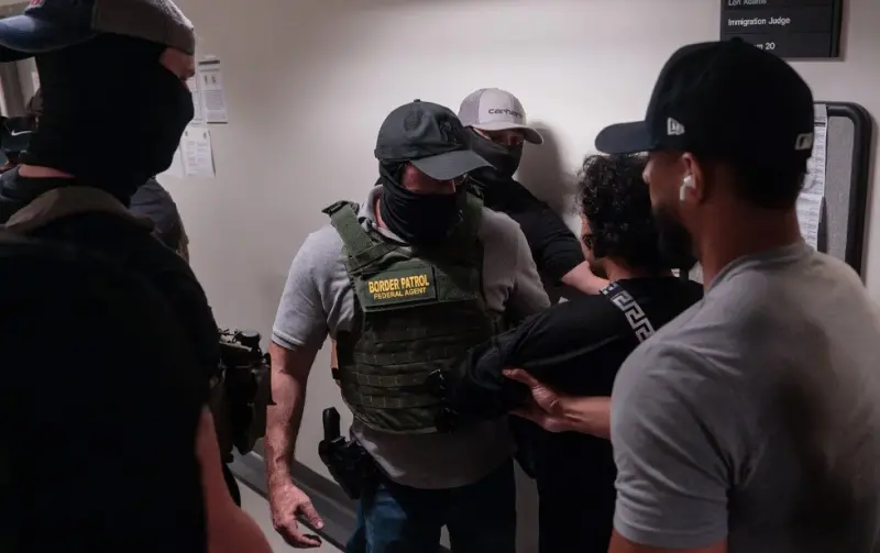 EU deporta a un grupo de mexicanos en riesgo de tortura