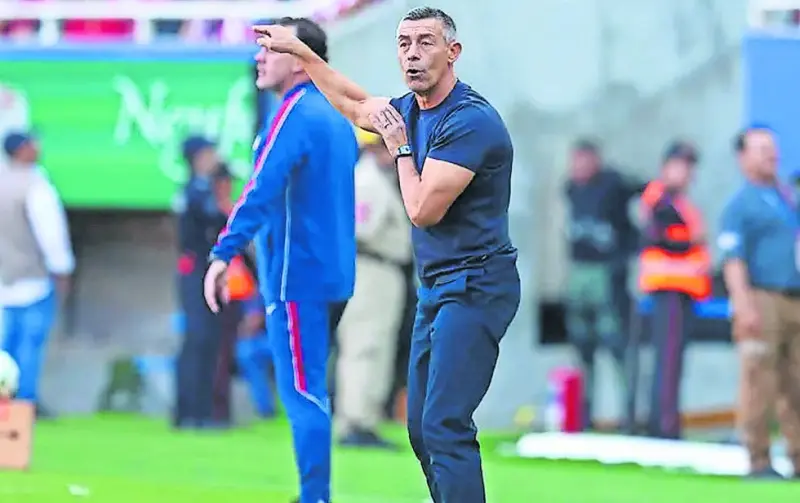 Anuncia Bravos la salida de Pedro Caixinha como su D.T