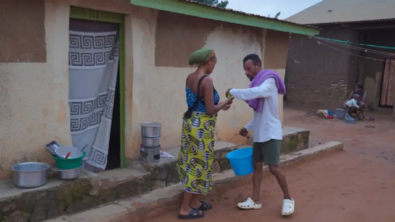 Arriesga la vida contra el ébola en Congo pero trabaja sin recibir sueldo