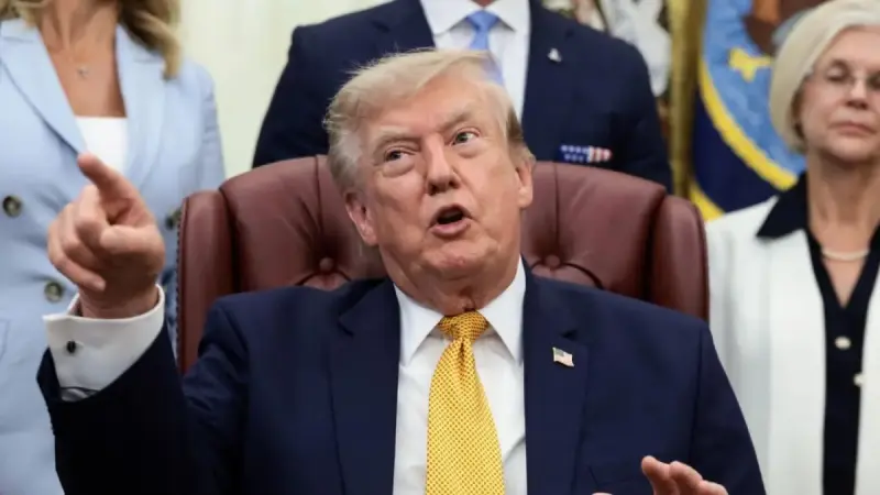 Irán pide a EU acepte la derrota; Trump califica a Teherán de "muy malvado"