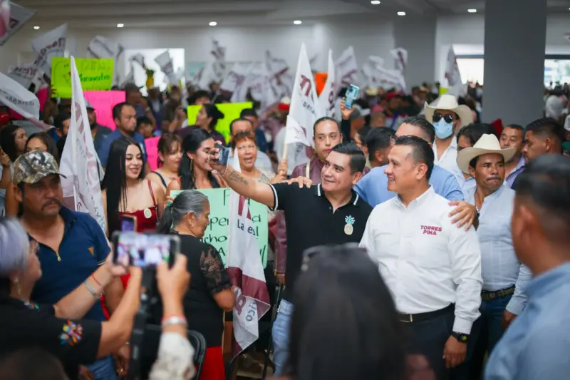 Se fortalece Torres Piña rumbo al cierre; reúne a más de 8 mil