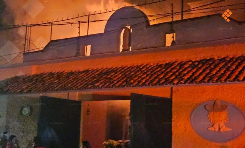 Consume fuerte incendio una casa en Iguala