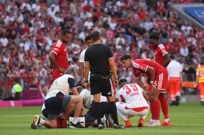 Jamal Musiala se desploma en pleno partido del Bayern Múnich, ¿cuál es su estado de salud?