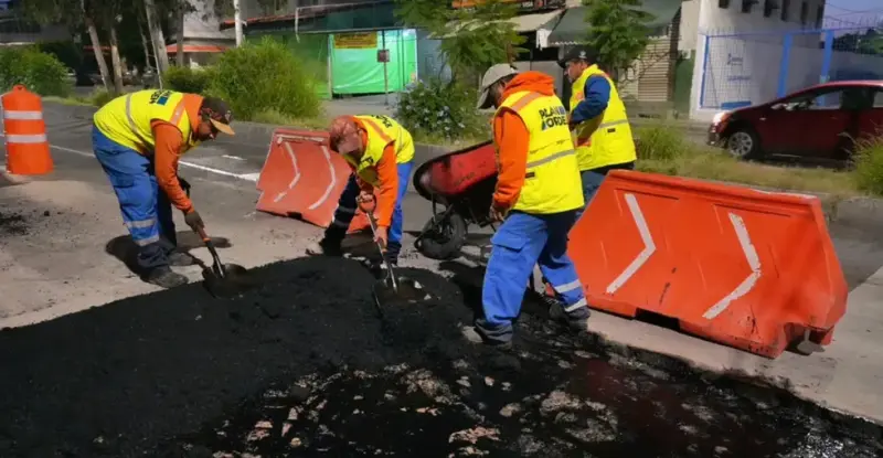 Querétaro: Felifer Macías reporta 28,932 baches atendidos