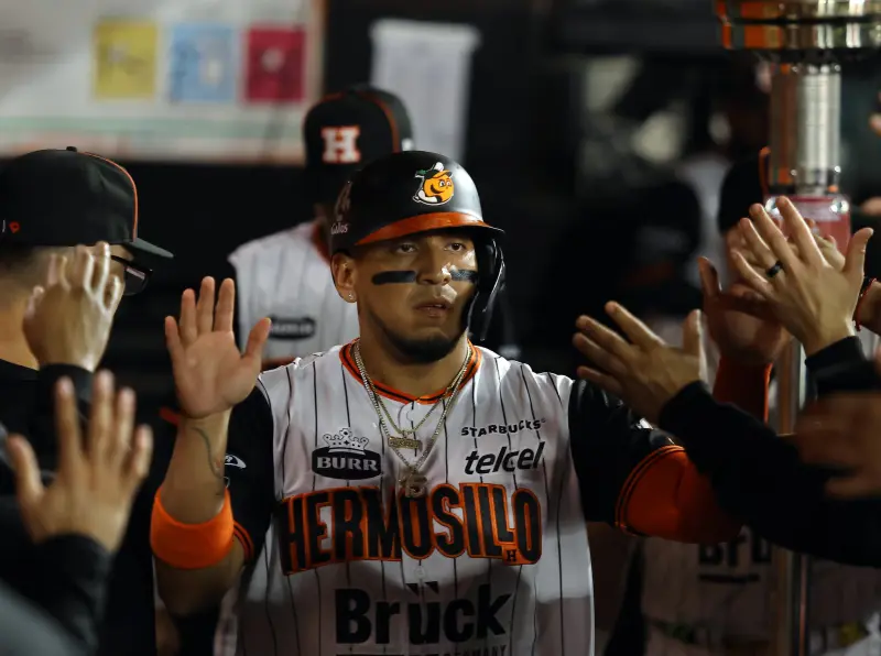Incluyen Naranjeros a Isaac Paredes en lista de invitados a pretemporada
