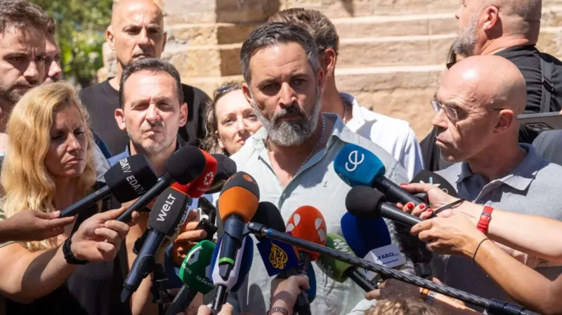Por qué Vox descarta romper los gobiernos con el PP, esta vez, por el reparto de menores