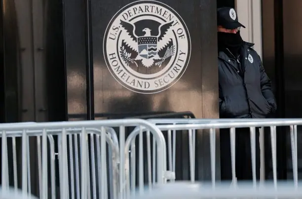 Persiguen migrantes y olvidan el fentanilo