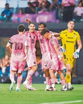 Messi guía el triunfo sobre San Luis