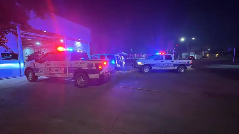 Balean a hombre y a un niño de casi 2 años en colonia Fundadores en Mexicali
