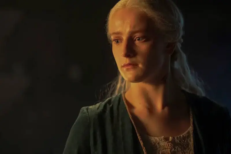 La actriz que interpreta a Helaena en 'La casa del dragón' reacciona al final de la temporada 3: "Es una tragedia, esa es la esencia de su historia"