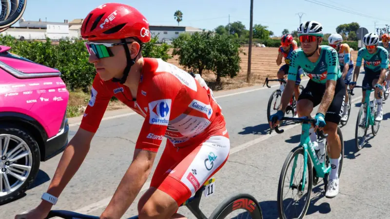 Poga?ar, campeón del Tour de Francia y compañero de Isaac del Toro, sufre conmoción cerebral
