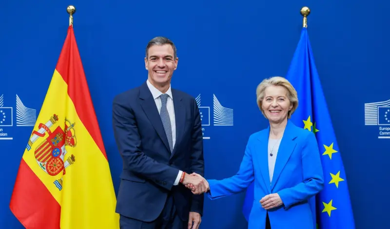 Bruselas reclama a España vaciar Ceuta, pero recuerda su “deber” de proteger a los menores
